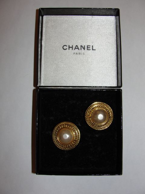Chanel 18 kt Gold Plated Faux Pearl Basket Weave Rope Disc Earrings Chanel 18 kt Gold Plated Faux Pearl Basket Weave Rope Disc Earrings
