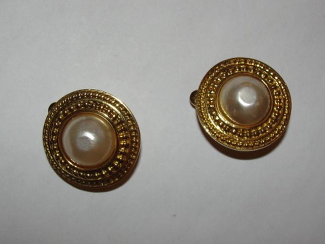 Chanel 18 kt Gold Plated Faux Pearl Basket Weave Rope Disc Earrings Chanel 18 kt Gold Plated Faux Pearl Basket Weave Rope Disc Earrings