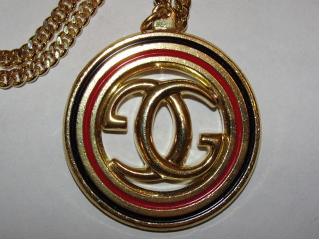 18 kt Gold Plated Gucci Monogram Black and Red Enamel Pendant and Necklace 18 kt Gold Plated Gucci Monogram Black and Red Enamel Pendant and Necklace