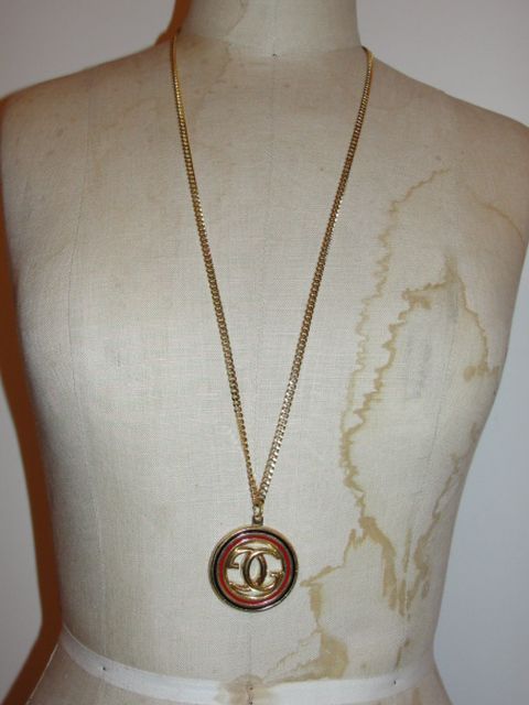 18 kt Gold Plated Gucci Monogram Black and Red Enamel Pendant and Necklace 18 kt Gold Plated Gucci Monogram Black and Red Enamel Pendant and Necklace