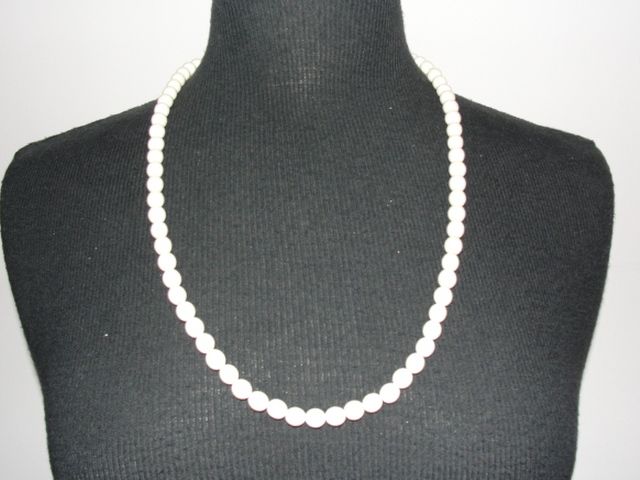Great Chic Smooth Creamy Ivory Bead Necklace Great Chic Smooth Creamy Ivory Bead Necklace