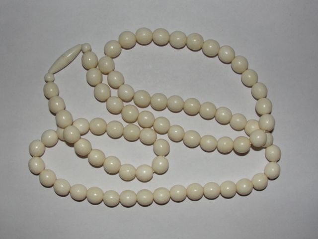 Great Chic Smooth Creamy Ivory Bead Necklace Great Chic Smooth Creamy Ivory Bead Necklace