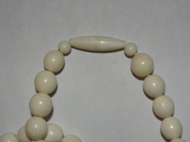 Great Chic Smooth Creamy Ivory Bead Necklace Great Chic Smooth Creamy Ivory Bead Necklace