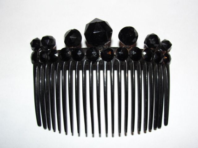 Victorian Black Celluloid Hair Comb and Faceted Jet Circular Studs Victorian Black Celluloid Hair Comb and Faceted Jet Circular Studs