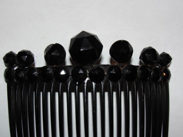 Victorian Black Celluloid Hair Comb and Faceted Jet Circular Studs Victorian Black Celluloid Hair Comb and Faceted Jet Circular Studs