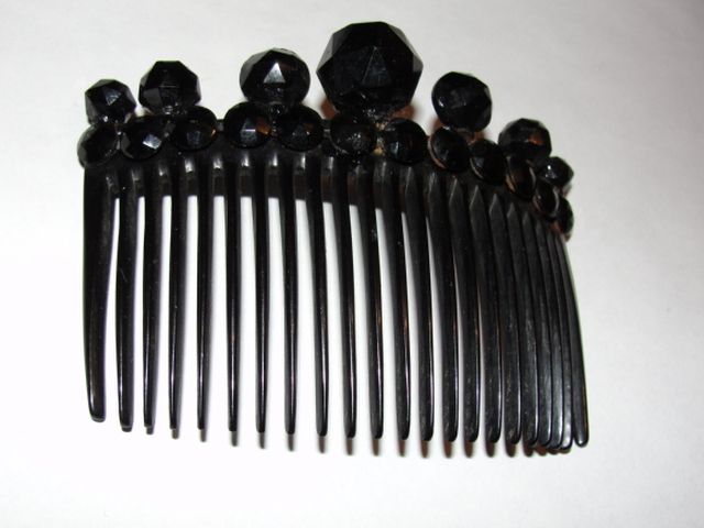 Victorian Black Celluloid Hair Comb and Faceted Jet Circular Studs Victorian Black Celluloid Hair Comb and Faceted Jet Circular Studs
