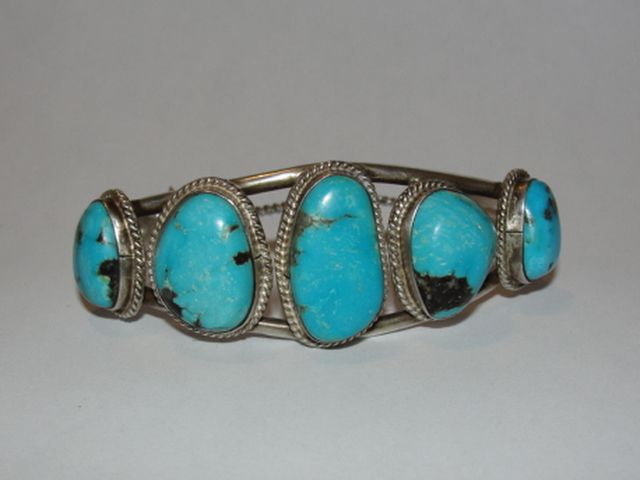 Navajo Native American Sterling Silver and Turquoise Bracelet Navajo Native American Sterling Silver and Turquoise Bracelet