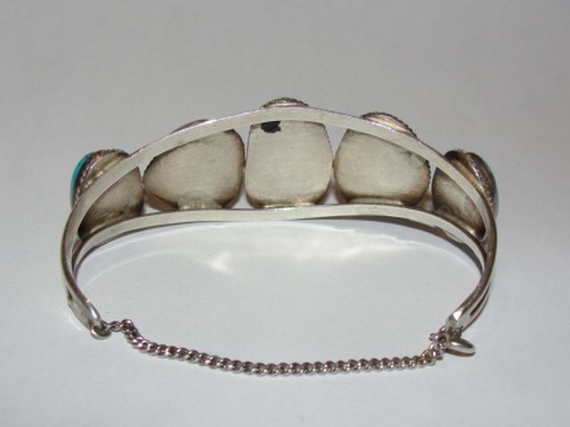 Navajo Native American Sterling Silver and Turquoise Bracelet Navajo Native American Sterling Silver and Turquoise Bracelet