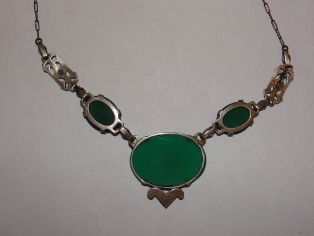 Art Deco Sterling Silver Marcasite and Chrysoprase Cabochon Pendant Necklace Art Deco Sterling Silver Marcasite and Chrysoprase Cabochon Pendant Necklace
