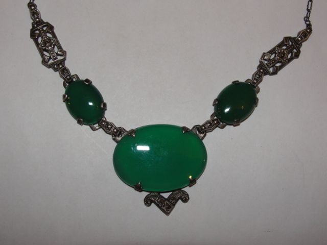Art Deco Sterling Silver Marcasite and Chrysoprase Cabochon Pendant Necklace Art Deco Sterling Silver Marcasite and Chrysoprase Cabochon Pendant Necklace