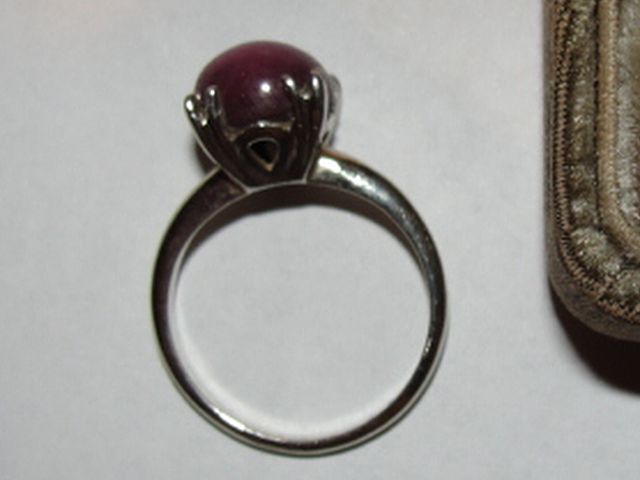 14 kt White Gold and Cabochon Star Ruby Ring 14 kt White Gold and Cabochon Star Ruby Ring