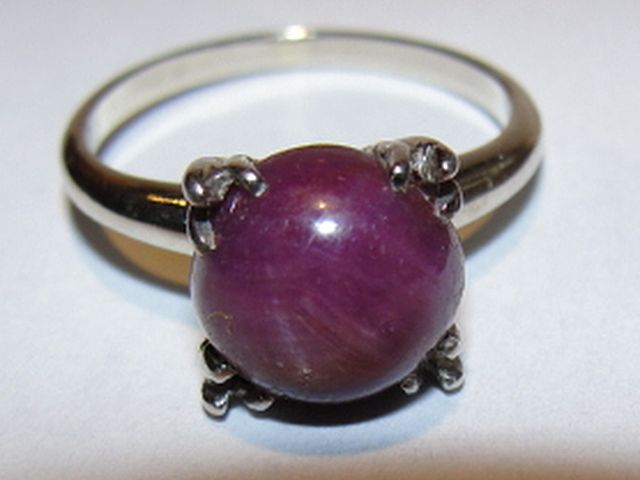 14 kt White Gold and Cabochon Star Ruby Ring 14 kt White Gold and Cabochon Star Ruby Ring