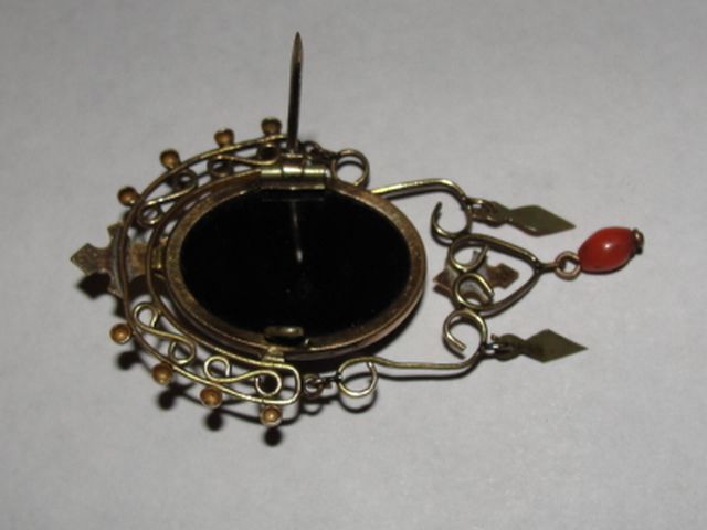 14 kt Rolled Gold and Brass Victorian Carved Sardinian Red Coral Cameo Brooch Bacchante 14 kt Rolled Gold and Brass Victorian Carved Sardinian Red Coral Cameo Brooch Bacchante