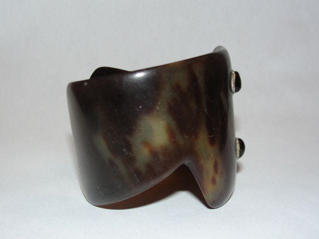Victorian Tortoise Shell and Black Coral Button Cuff Bracelet Victorian Tortoise Shell and Black Coral Button Cuff Bracelet