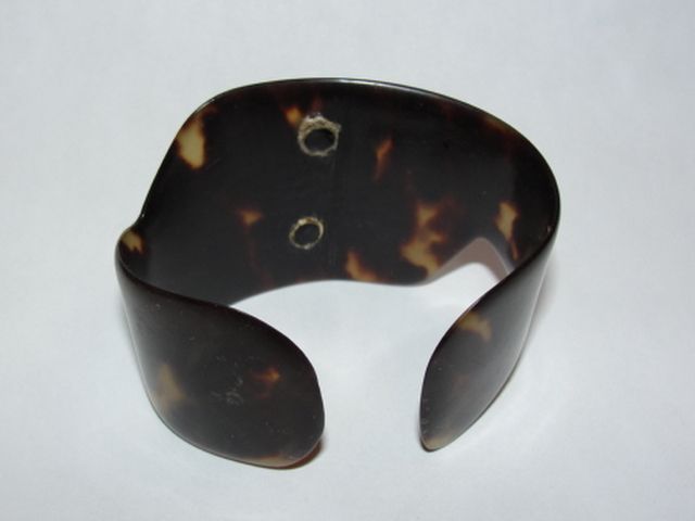 Victorian Tortoise Shell and Black Coral Button Cuff Bracelet Victorian Tortoise Shell and Black Coral Button Cuff Bracelet