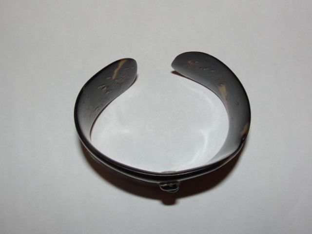 Victorian Tortoise Shell and Black Coral Button Cuff Bracelet Victorian Tortoise Shell and Black Coral Button Cuff Bracelet