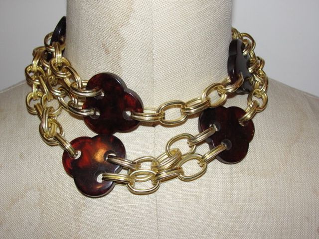 Yves Saint Laurent Runway 18 kt Gold Plated Tortoise Shell Lucite 3 Leaf Clover Chain Necklace Yves Saint Laurent Runway 18 kt Gold Plated Tortoise Shell Lucite 3 Leaf Clover Chain Necklace
