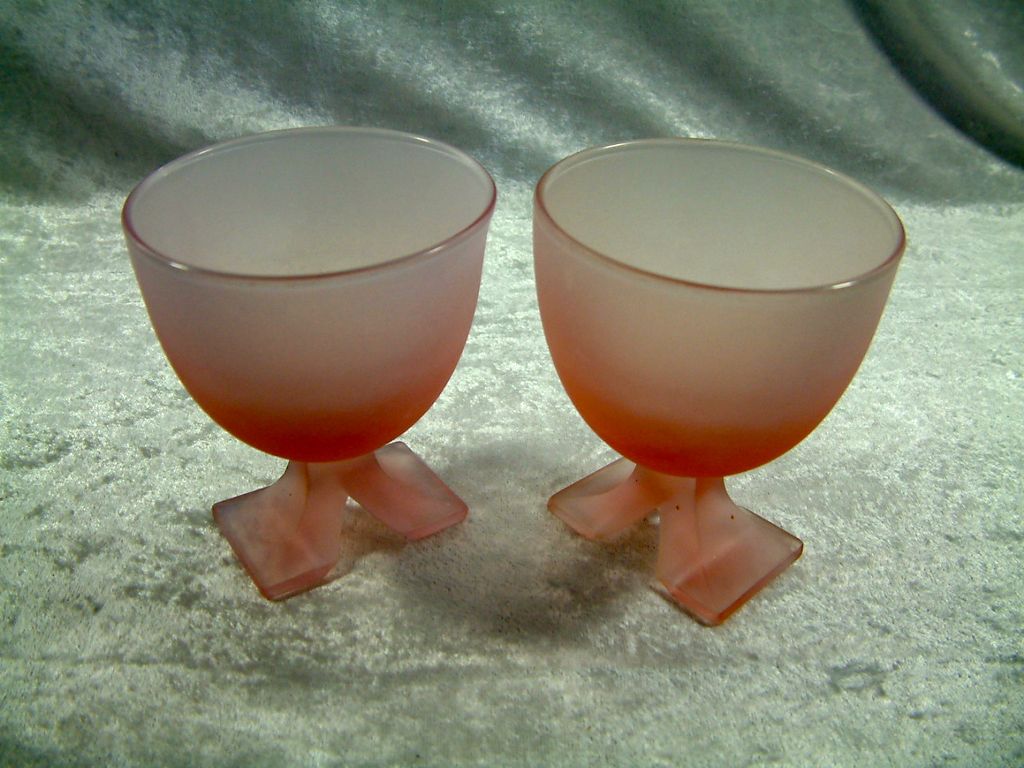 Vintage Frosted Pink Italian Glass Footed Bowls Vintage Frosted Pink Italian Glass Footed Bowls