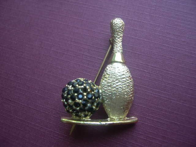 Vintage DODDS Bowling Pin and Bowling Ball Pin Vintage DODDS Bowling Pin and Bowling Ball Pin