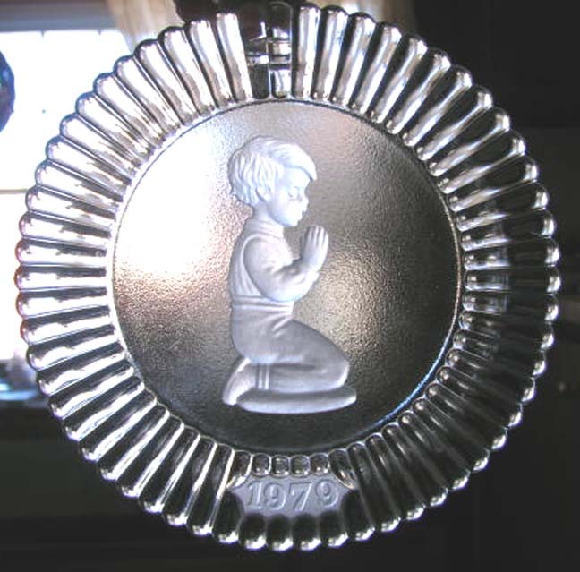 Goebel Hummel Crystal Plate with Boy Praying - 1979 Goebel Hummel Crystal Plate with Boy Praying - 1979