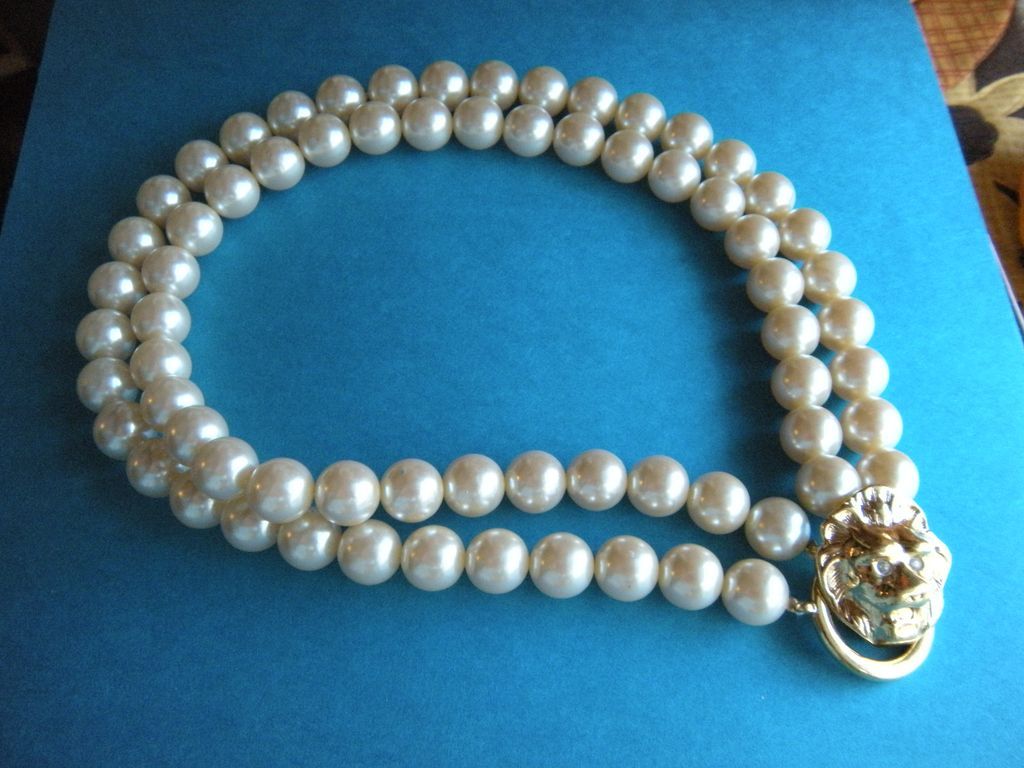 Kenneth Jay Lane for Avon - "Society" Lionhead Faux Pearl Choker Necklace - 1986 Kenneth Jay Lane for Avon - "Society" Lionhead Faux Pearl Choker Necklace - 1986