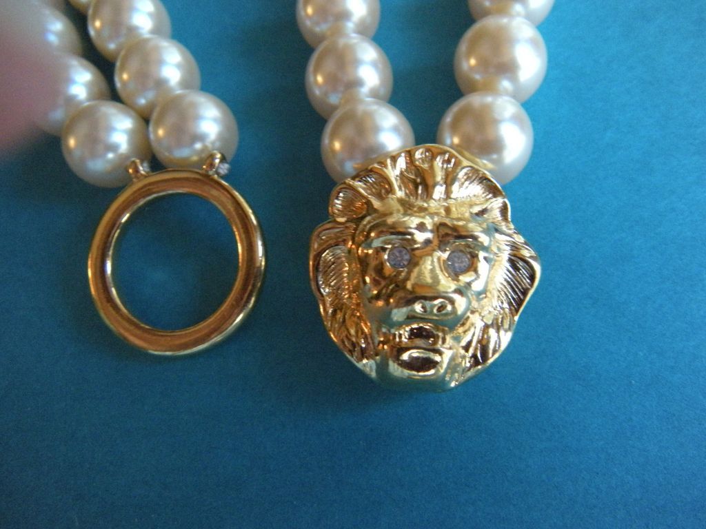Kenneth Jay Lane for Avon - "Society" Lionhead Faux Pearl Choker Necklace - 1986 Kenneth Jay Lane for Avon - "Society" Lionhead Faux Pearl Choker Necklace - 1986