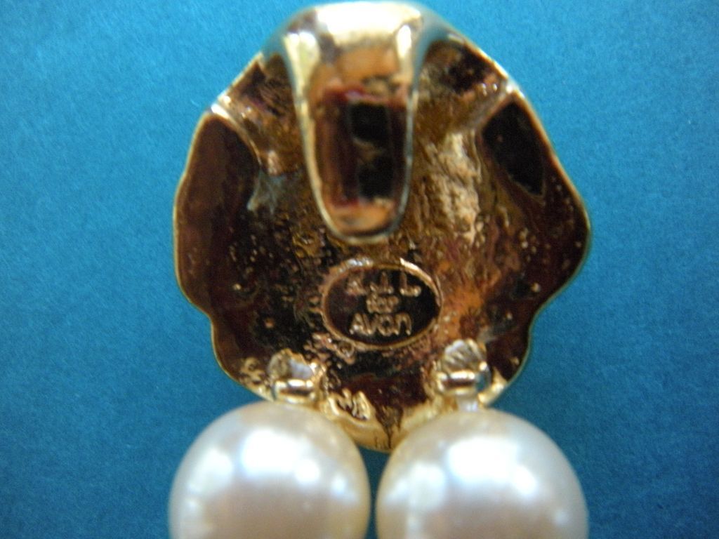 Kenneth Jay Lane for Avon - "Society" Lionhead Faux Pearl Choker Necklace - 1986 Kenneth Jay Lane for Avon - "Society" Lionhead Faux Pearl Choker Necklace - 1986