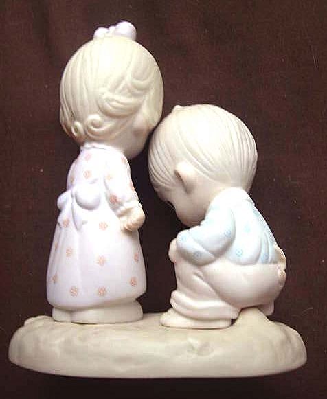 Enesco Precious Moments Tracing Heart in Sand Figurine Enesco Precious Moments Tracing Heart in Sand Figurine