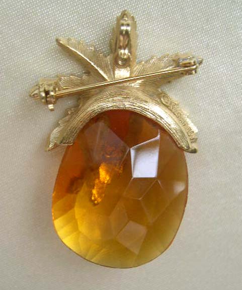 Sarah Coventry "Autumn Haze" Amber Color Pin & Earrings Set Sarah Coventry "Autumn Haze" Amber Color Pin & Earrings Set