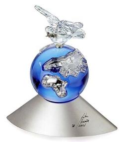 Swarovski "Crystal Planet" 2000 Millennium Limited Edition Piece Swarovski "Crystal Planet" 2000 Millennium Limited Edition Piece