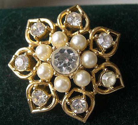 Sarah Coventry Starlite Rhinestone and Faux Pearl Pin Sarah Coventry Starlite Rhinestone and Faux Pearl Pin