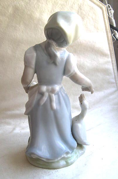 Tengra Porcelain Country Girl Feeding Duck Made in Spain Tengra Porcelain Country Girl Feeding Duck Made in Spain