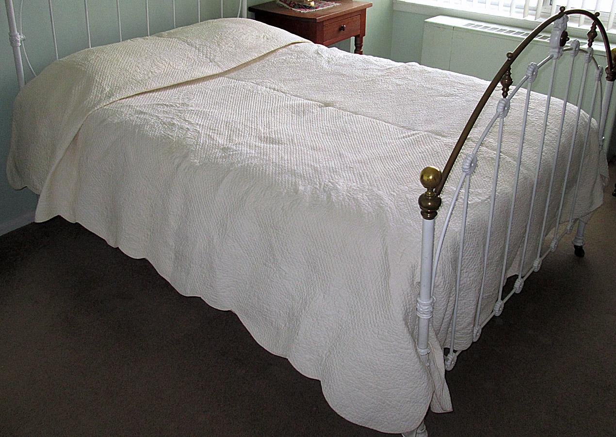 Victorian White-on-White Wedding Quilt Victorian White-on-White Wedding Quilt
