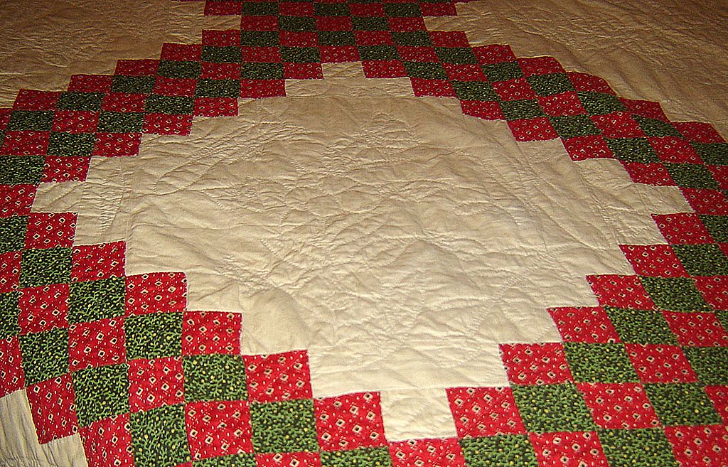 Red and Green "Triple Irish Chain" Patchwork Quilt Red and Green "Triple Irish Chain" Patchwork Quilt