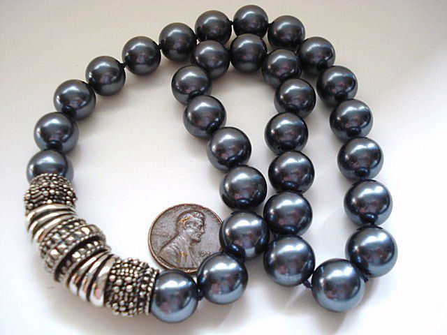 Imitation Black Pearl Necklace Magnetic Clasp Imitation Black Pearl Necklace Magnetic Clasp