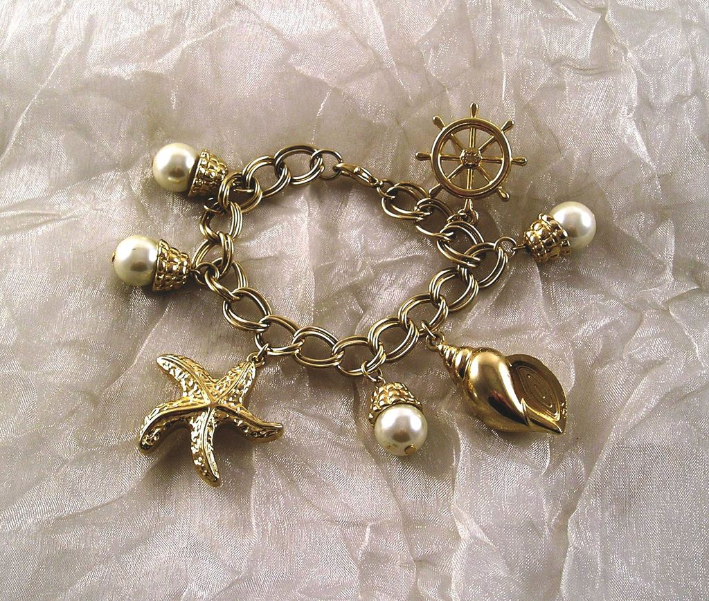 Chunky nautical charm bracelet faux pearls gold tone metal Chunky nautical charm bracelet faux pearls gold tone metal
