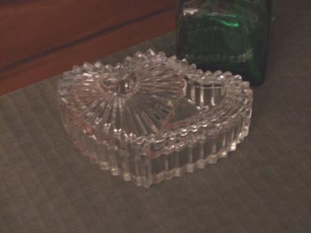Double Heart-Shaped Glass Trinket Box Double Heart-Shaped Glass Trinket Box