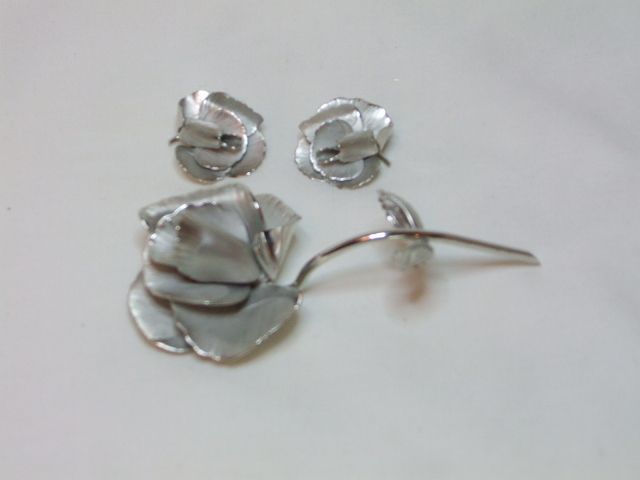 Giovanni Silvertone Rose Pin and Earrings Giovanni Silvertone Rose Pin and Earrings