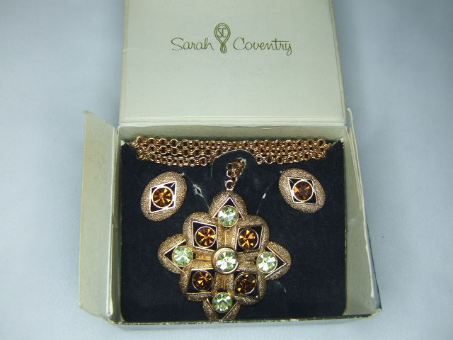Sarah Coventry Starburst Necklace and Earrings in Box Sarah Coventry Starburst Necklace and Earrings in Box