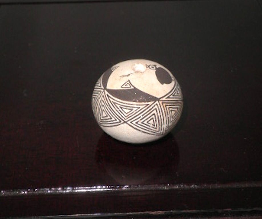 Acoma Seed Pot