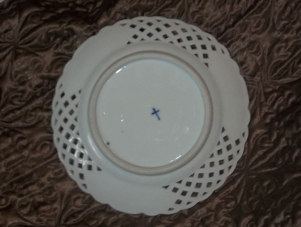 Antique Blue White Onion Reticulated Meissen Plate Estate China Gorgeous #1 Antique Blue White Onion Reticulated Meissen Plate Estate China Gorgeous #1