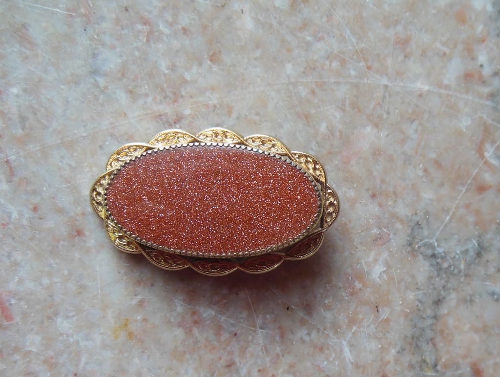 Elegant Vintage Gold CATAMORE Glistening Lutz Oval Pin Brooch Elegant Vintage Gold CATAMORE Glistening Lutz Oval Pin Brooch