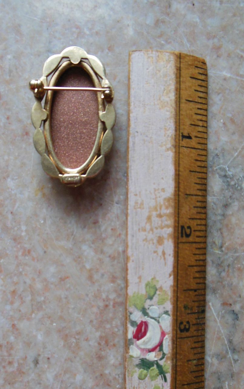 Elegant Vintage Gold CATAMORE Glistening Lutz Oval Pin Brooch Elegant Vintage Gold CATAMORE Glistening Lutz Oval Pin Brooch
