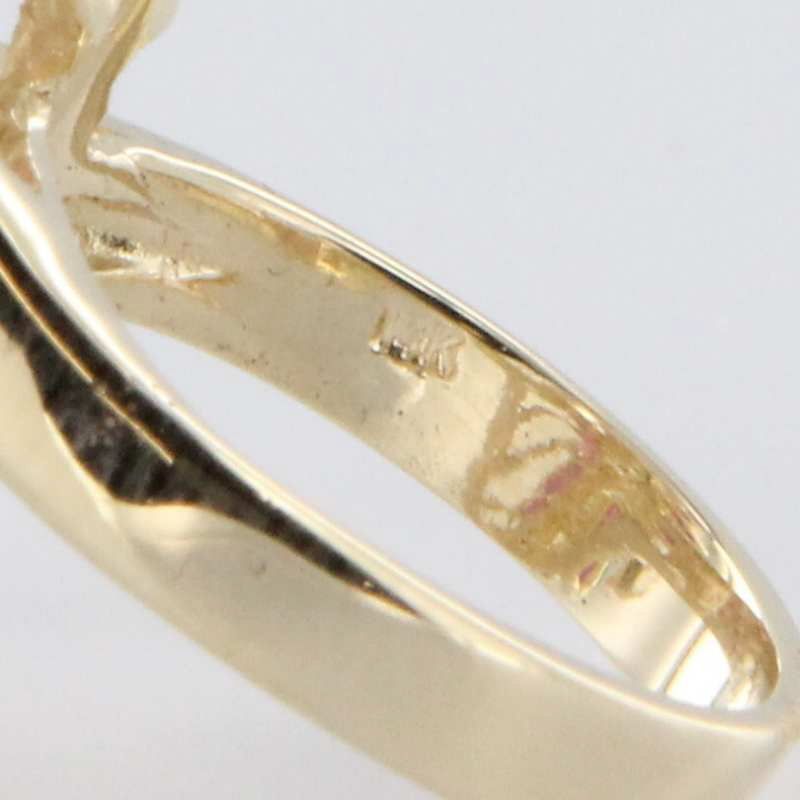 Vintage Estate Diamond Ruby Flower 14 Karat Yellow Gold Cocktail Ring Statement Fine Jewelry Vintage Estate Diamond Ruby Flower 14 Karat Yellow Gold Cocktail Ring Statement Fine Jewelry