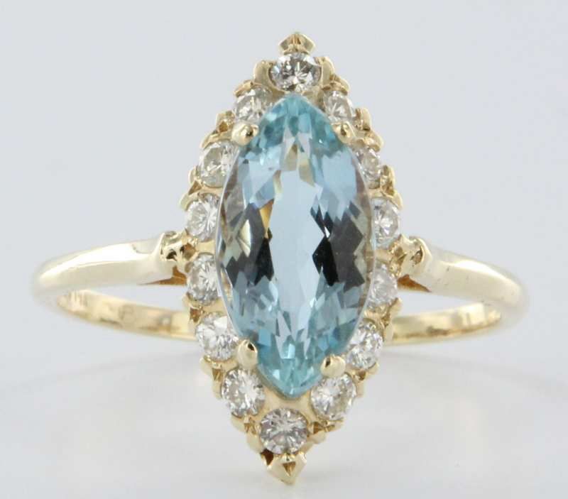 Vintage Estate Diamond Aquamarine 14 Karat Yellow Gold Cocktail Ring Fine Statement Used Jewelry Vintage Estate Diamond Aquamarine 14 Karat Yellow Gold Cocktail Ring Fine Statement Used Jewelry