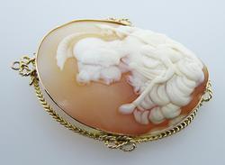 Vintage Yellow Gold Large Shell Cameo Brooch Pin Estate Jewelry Vintage Yellow Gold Large Shell Cameo Brooch Pin Estate Jewelry