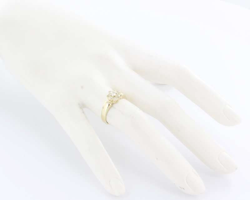Estate 14K Yellow Gold Diamond Flower Cluster Ring Estate 14K Yellow Gold Diamond Flower Cluster Ring