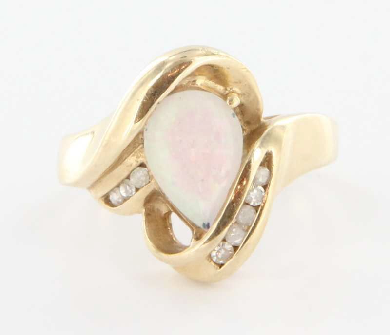 Estate Yellow Gold Ethiopian Welo Opal Diamond Cocktail Ring Estate Yellow Gold Ethiopian Welo Opal Diamond Cocktail Ring