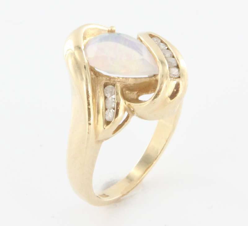 Estate Yellow Gold Ethiopian Welo Opal Diamond Cocktail Ring Estate Yellow Gold Ethiopian Welo Opal Diamond Cocktail Ring