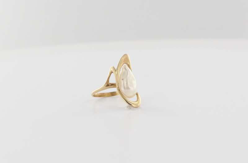 Vintage 14K Yellow Gold Cultured Baroque Pearl Ring Fine Estate Jewelry Vintage 14K Yellow Gold Cultured Baroque Pearl Ring Fine Estate Jewelry